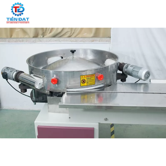 Máy đóng gói viên kẹo tự động  800 túi/phút